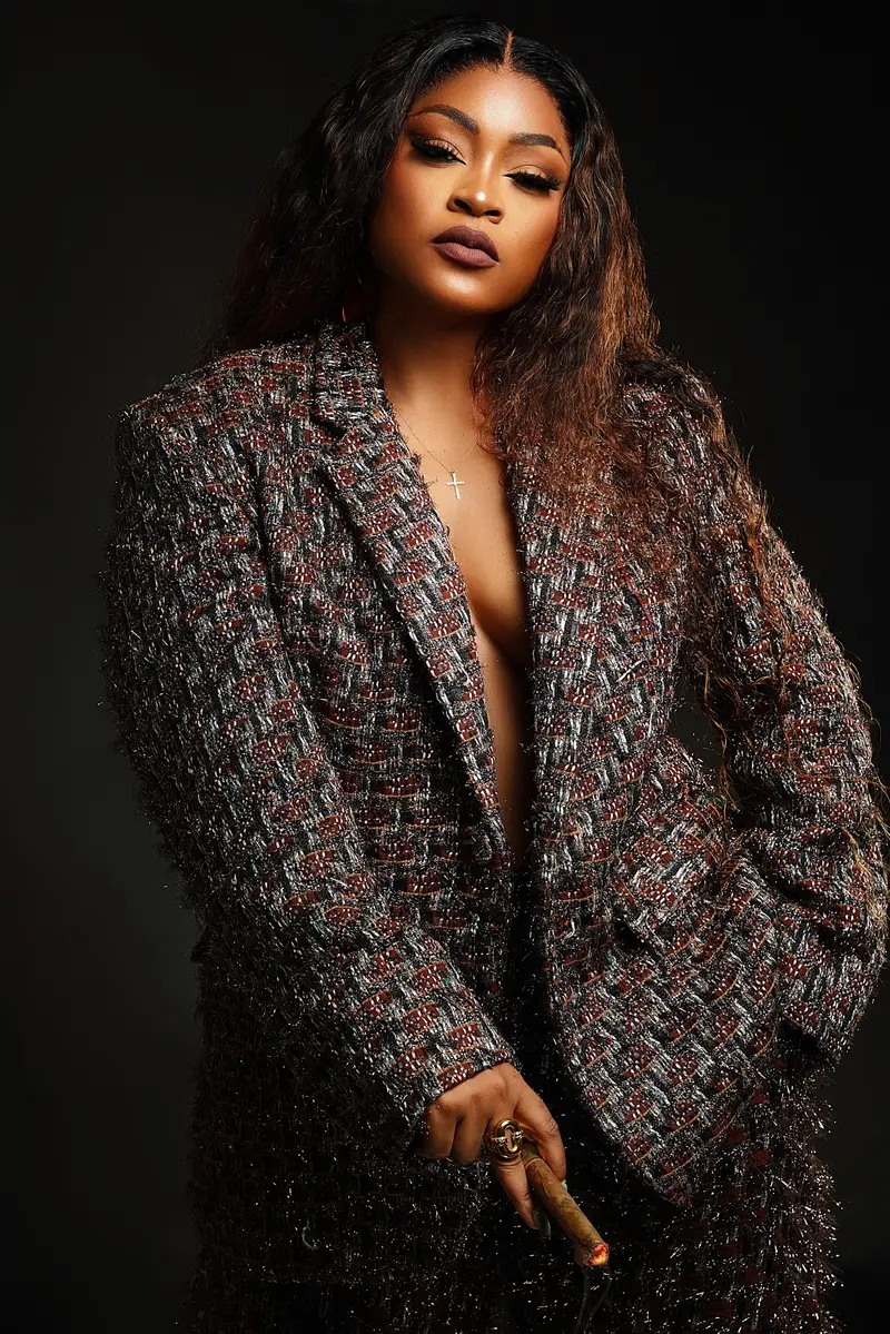 Portrait tweed